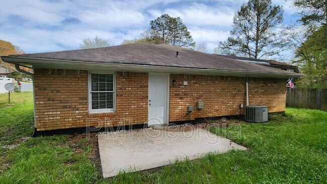 Building Photo - 806 Wilson Cir SW