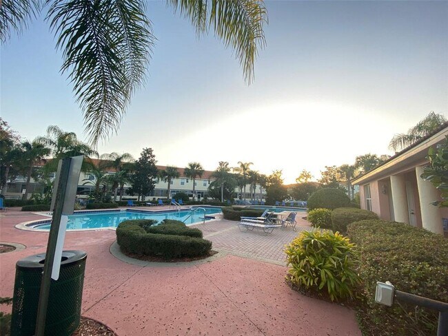 Building Photo - 1308 S Beach Cir