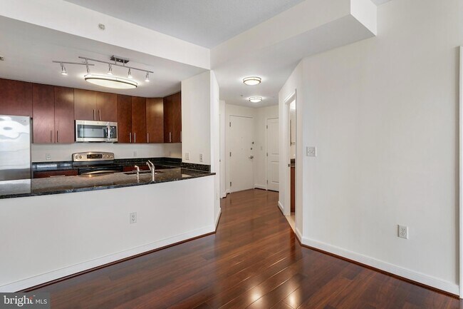 Building Photo - 157 Fleet St