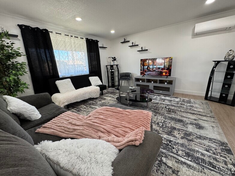 Building Photo - 10541 S Amaryllis Dr