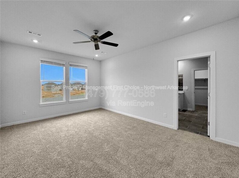 Building Photo - 4801 W Triangle St