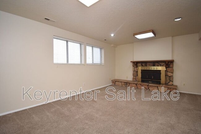 Building Photo - 788 David Way