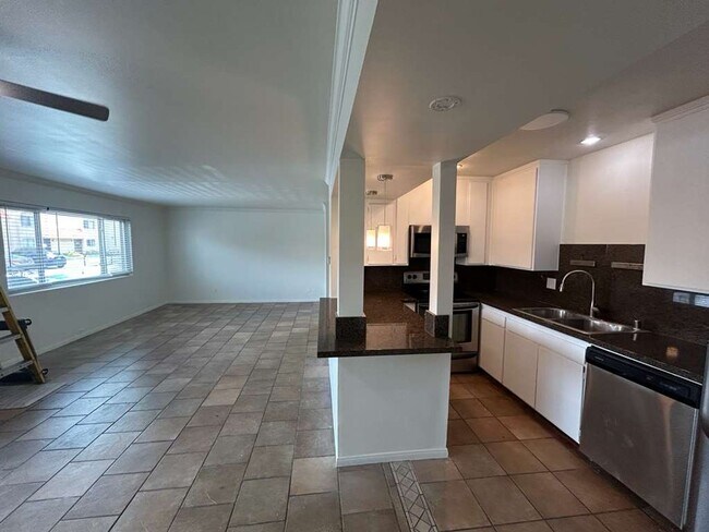 Building Photo - Upgraded 2 Bedroom 2 Bath Condo, Available Now! MOVE IN SPECIAL $1,000 OFF 1ST MONTHS RENT