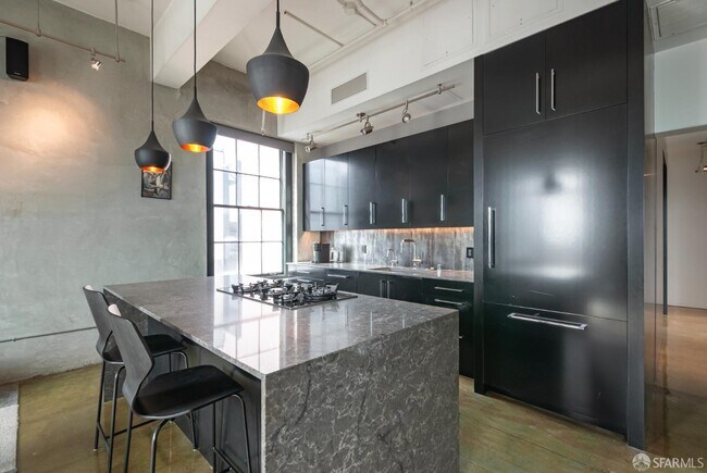 Building Photo - 2 Mint Plaza