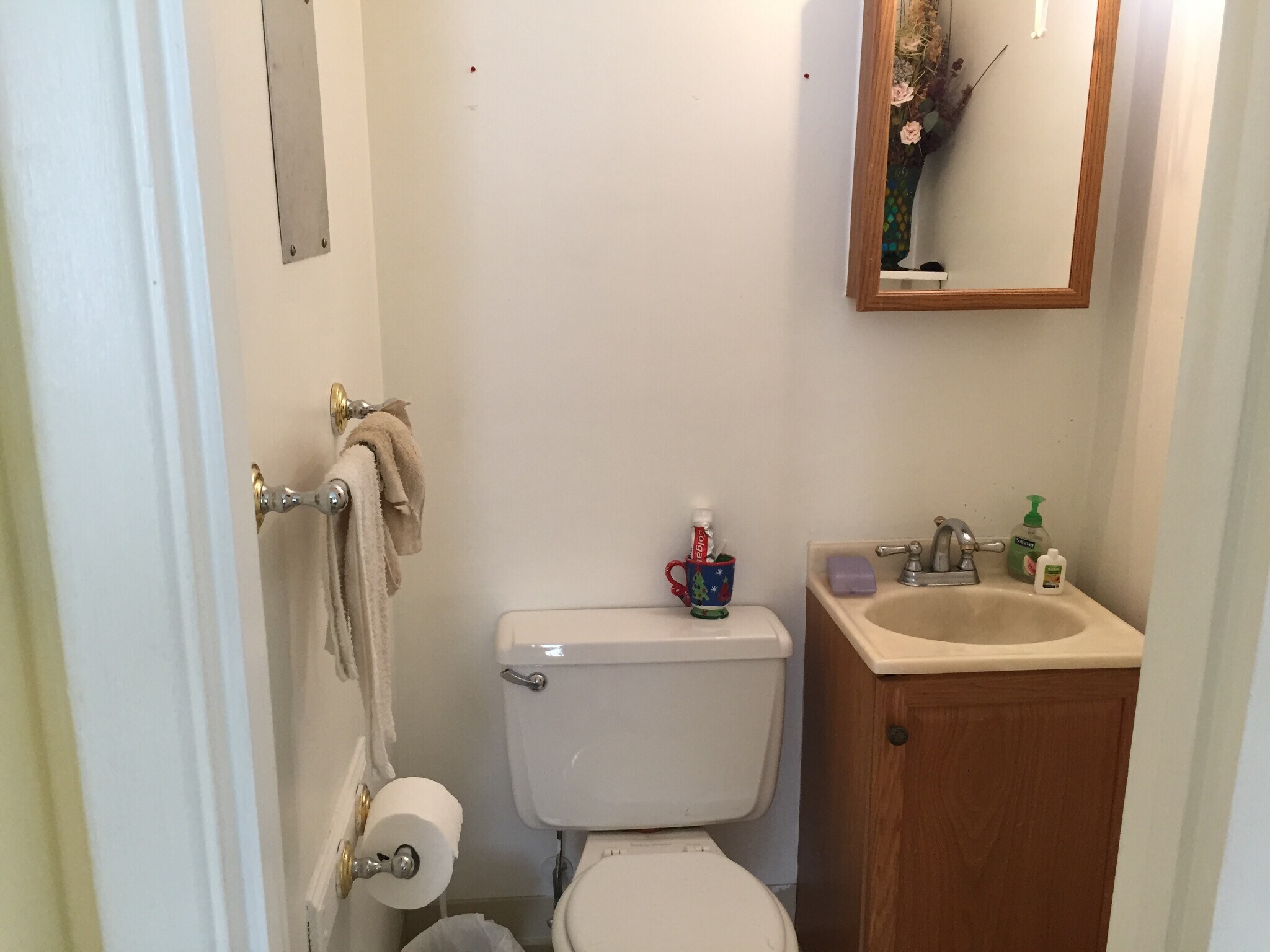 Bathroom room - 129 Baywood Ave
