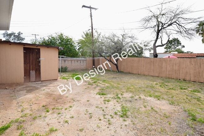 Building Photo - Sun-Drenched Mid-Century Living Near Garden District