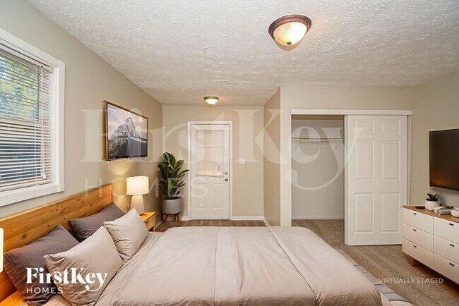 Building Photo - 4601 N Richardt Ave