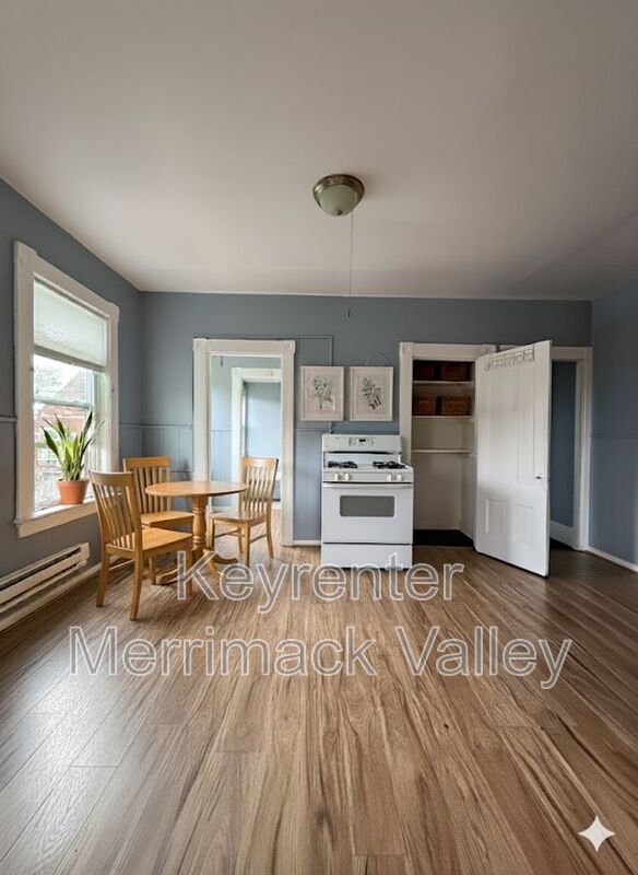 Building Photo - 5 Ellis Ave