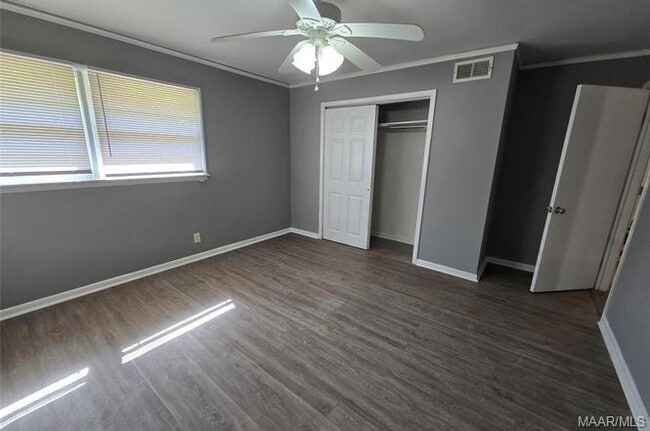 Building Photo - 2786 Crestview Ave