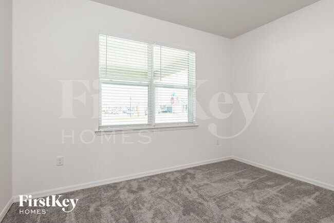 Building Photo - 1642 Isleta Lp