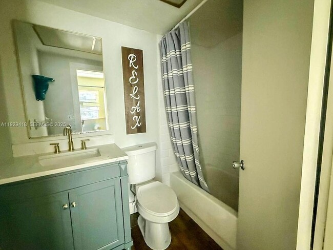 Building Photo - 649 S Tamiami Trl