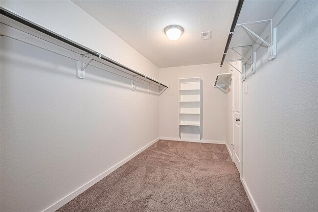 Building Photo - 16342 Rockdale Landing Dr
