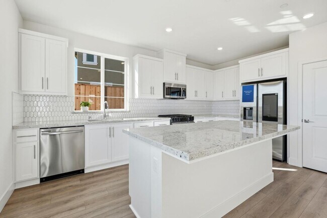 Building Photo - 5728 Placer Dr