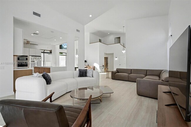 Building Photo - 6438 Via Rosa