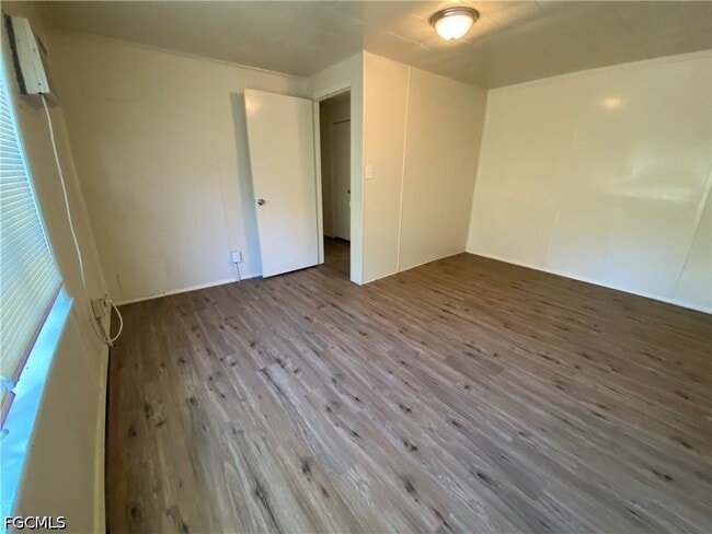 Building Photo - 7656 Hart Dr