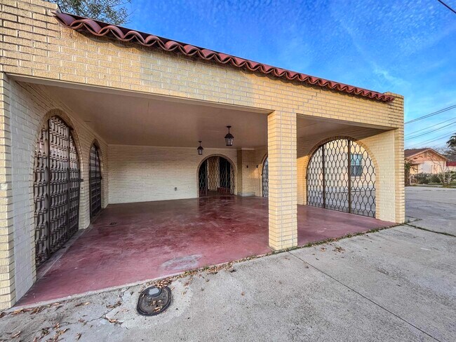 Building Photo - 2504 Clark Blvd