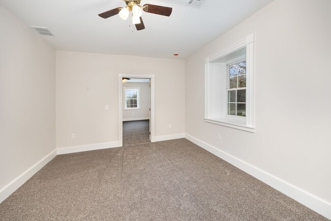 Building Photo - Beautiful updated 3/4 bedroom farmhouse