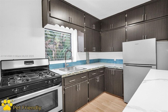 Building Photo - 12287 NE 7th Ave