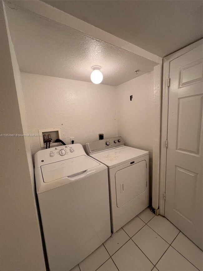 Building Photo - 15400 SW 284th St