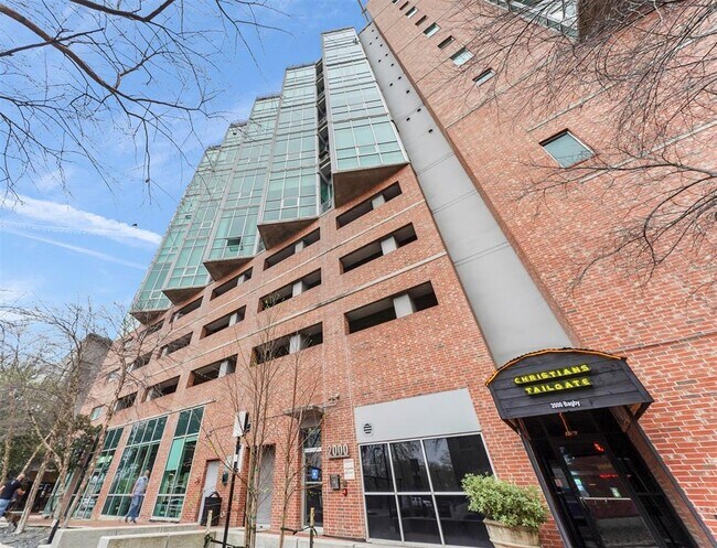 Building Photo - 2000 Bagby St