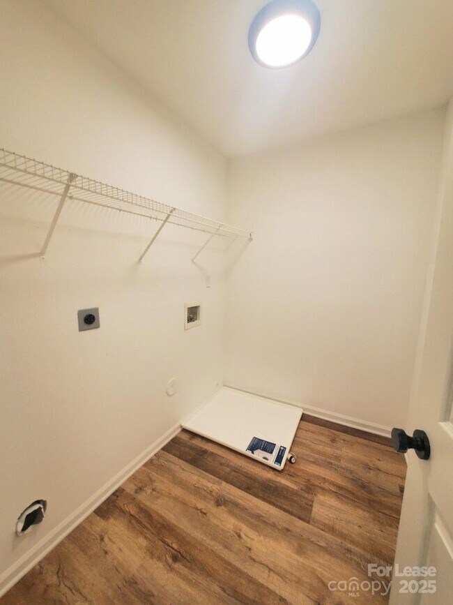 Building Photo - 5709 Kelden Walker Ln