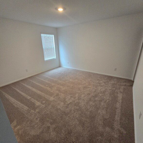Building Photo - 2313 Dust Devil Dr