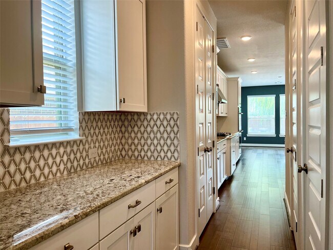 Building Photo - 23707 Montclair Forest Trl