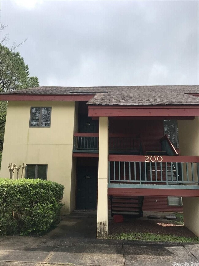 Primary Photo - 207 Belvedere Dr