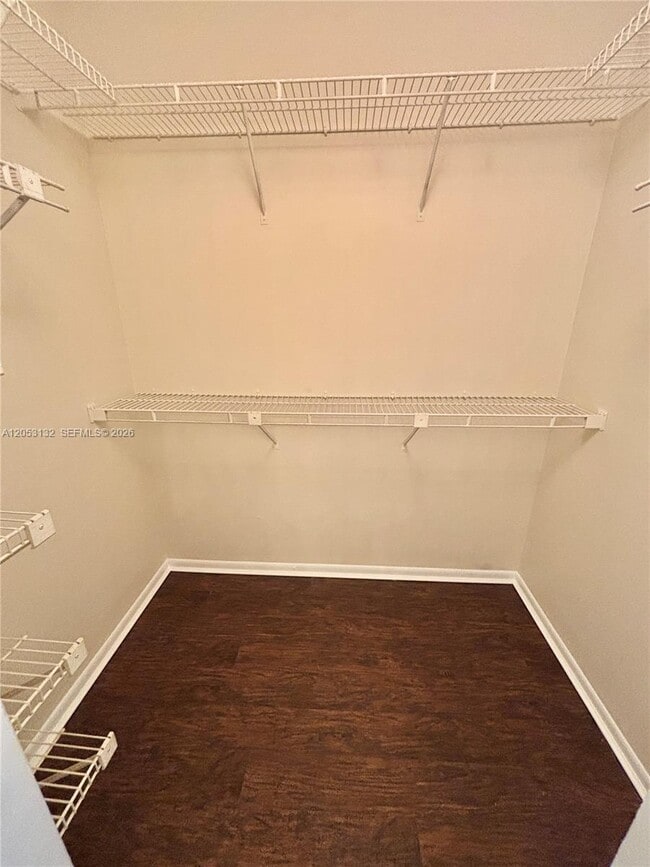 Building Photo - 1040 Coral Club Dr