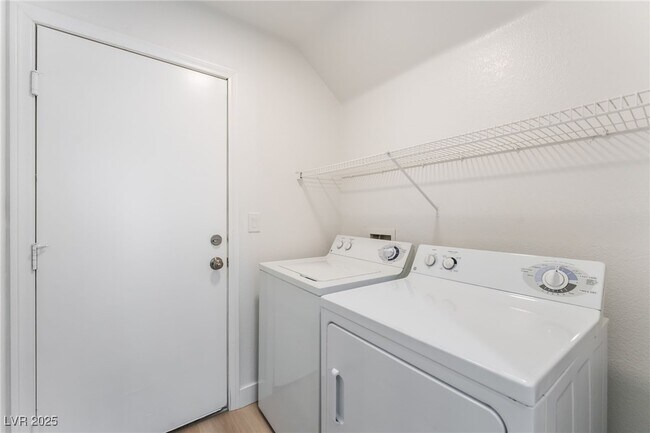 Building Photo - 2723 Mossy Oaks Ln