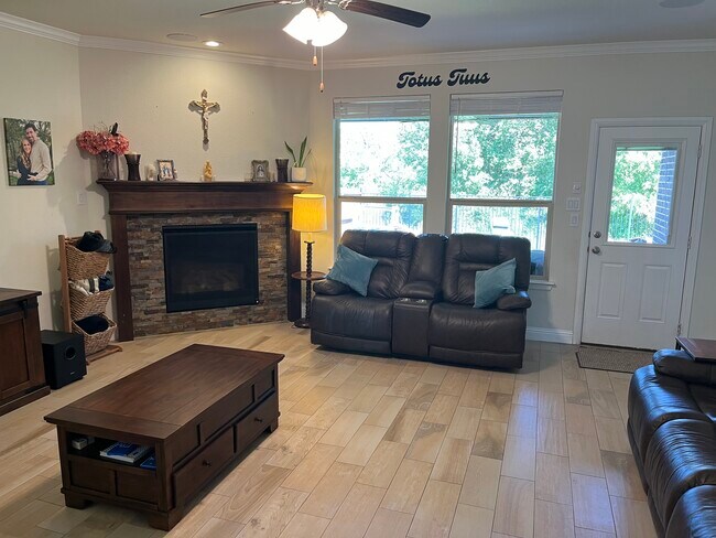 Main living room - 136 Peace Pl