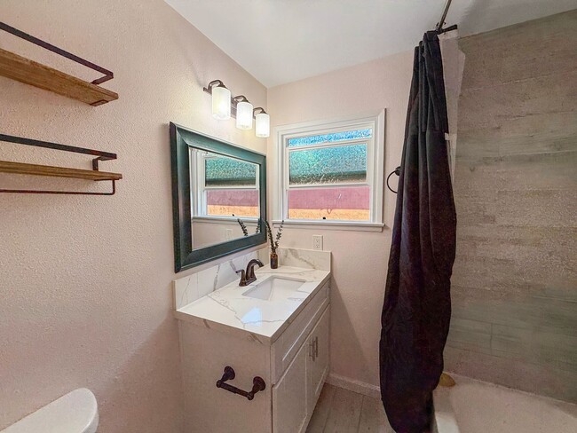 Building Photo - Spacious 4BR/2BA Home in Lemon Grove with ...