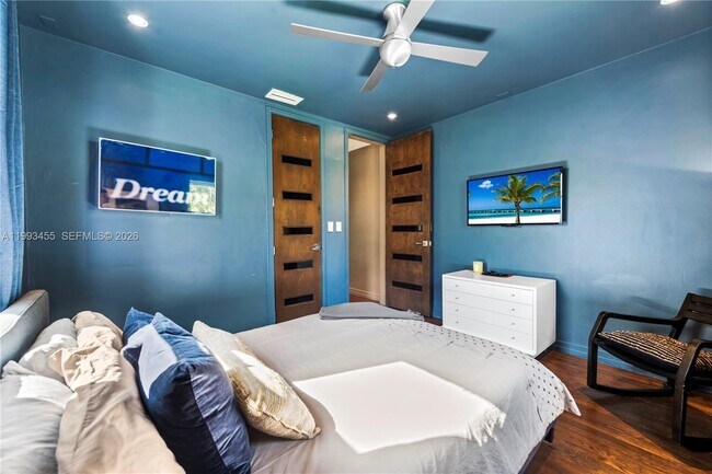 Building Photo - 738 NE 72nd Terrace