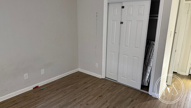 Building Photo - 133 Runaway Point Rd