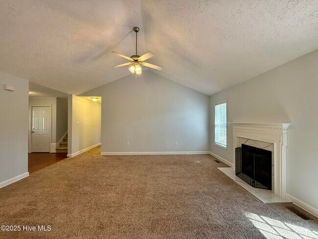 Building Photo - 135 Newington Way