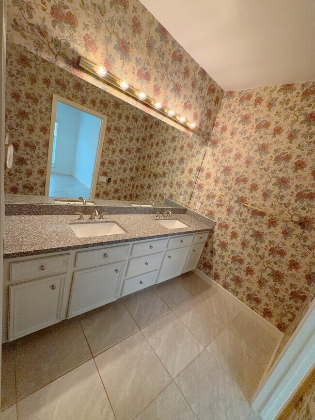 Building Photo - 11852 Taylorcrest Rd