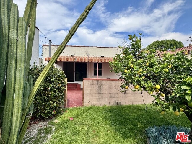 Building Photo - 3564 Dover St