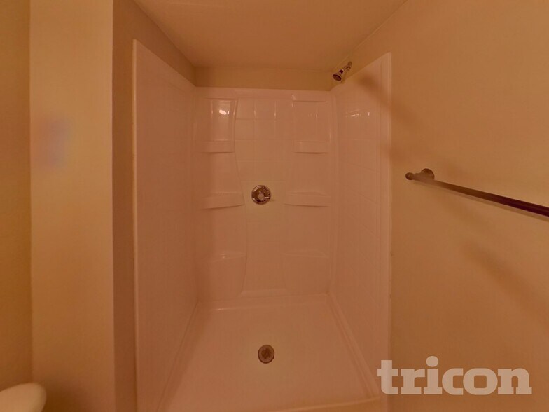 Building Photo - 7845 Conifer Dr