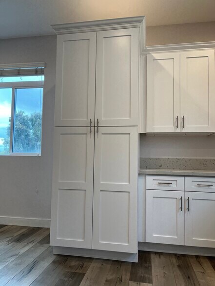 Building Photo - 3955 S Budlong Ave