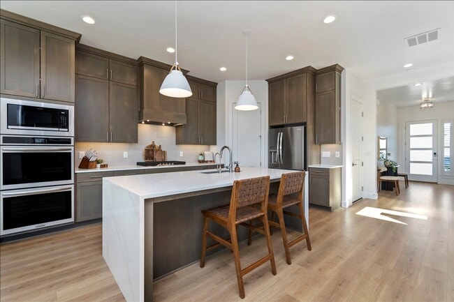 Building Photo - Custom Model Home on the Meridian Bluff