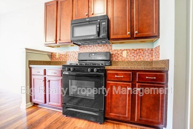 Building Photo - 2024 Morgan Hill Dr
