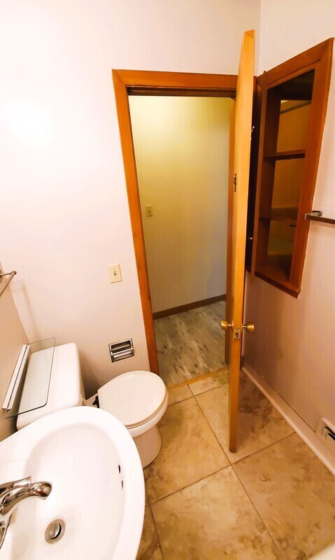 Building Photo - 2903 Oakland Rd NE