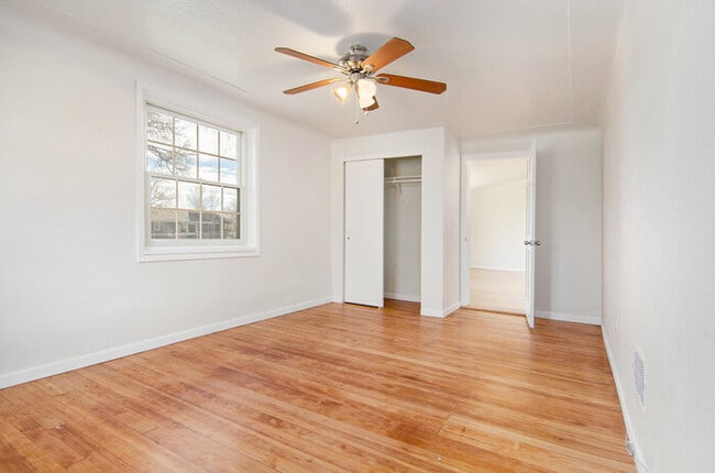 Building Photo - 105 S Kendall St