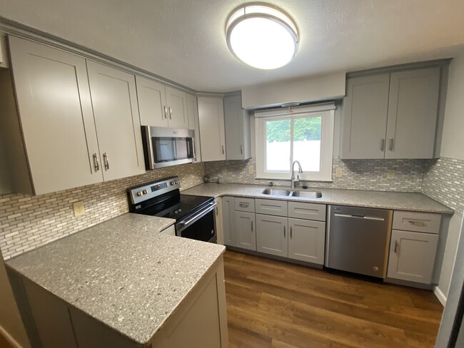 Kitchen - 6517 Lake O Springs Ave NW