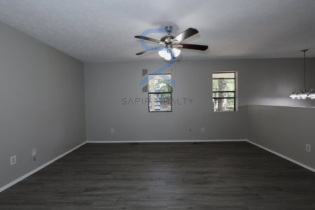 Building Photo - Move in before October 15th and get a $250...