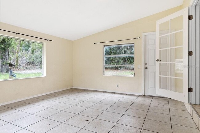 Building Photo - 1526 W Beresford Ave