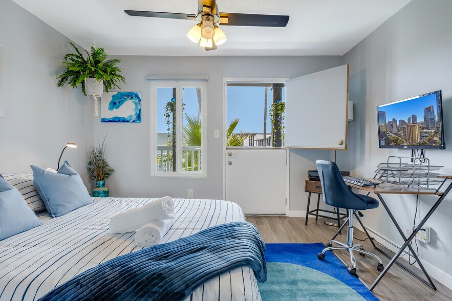 Building Photo - 1111 Seacoast Dr