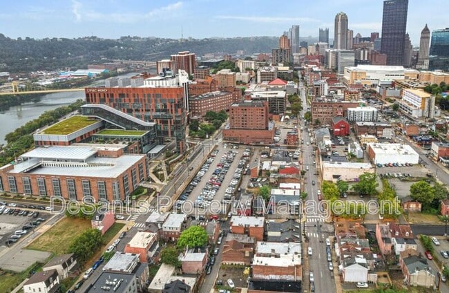 Building Photo - 1705 Tustin St