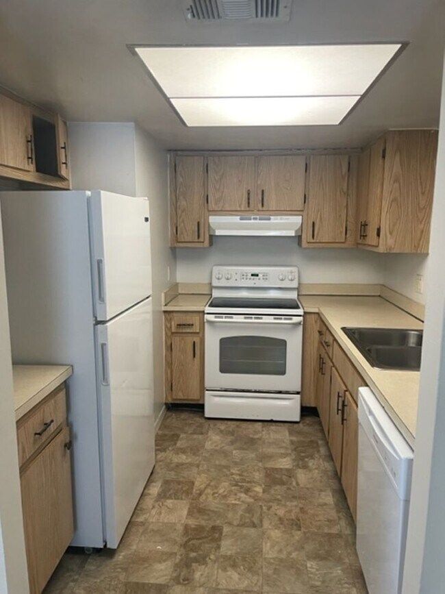 Building Photo - Coral Gardens - M056