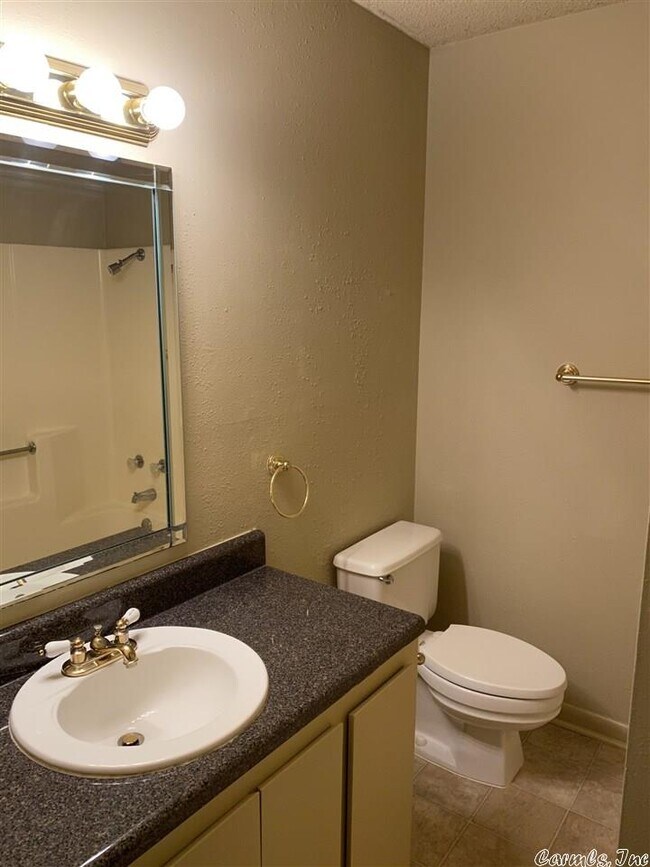 Building Photo - 2221 Wentwood Valley Dr